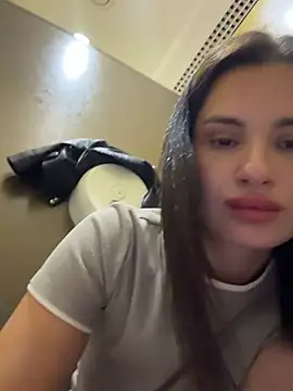 MiraReach stripchat live cam model