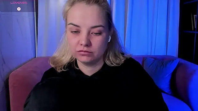 StephanieSweety stripchat live cam model