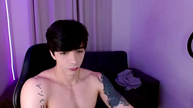 H3ll_B0I stripchat live cam model