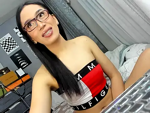 hipakera stripchat live cam model