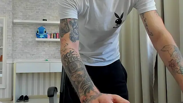 JonahShaw stripchat live cam model