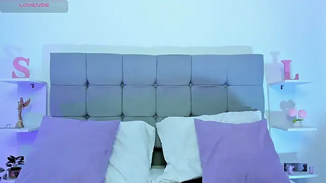 Sarahlopezz stripchat live cam model