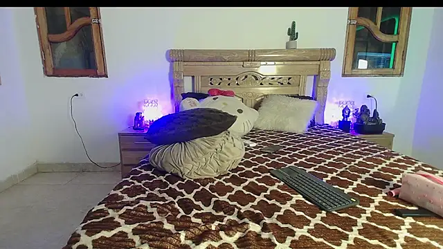 bratz_glloe stripchat live cam model