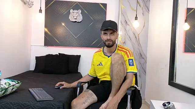 KingOfTemptation stripchat live cam model