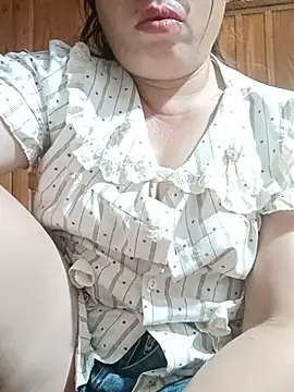 -Yeyi- stripchat live cam model