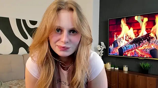 PenniBono stripchat live cam model