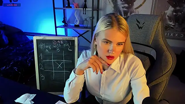 KattyWilde stripchat live cam model
