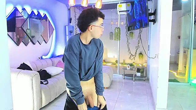 Houseofwarrios stripchat live cam model