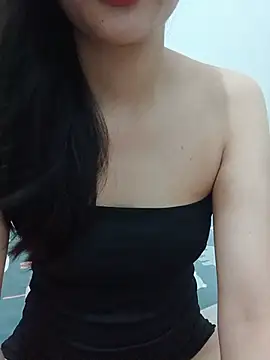 Luckyy29 stripchat live cam model