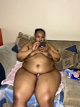 Amandious stripchat live cam model