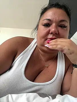 MikyVesela stripchat live cam model