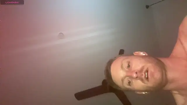 OFFICAL_DICKEDDOWNUNDER stripchat live cam model
