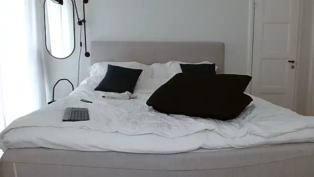 Italoalpha stripchat live cam model