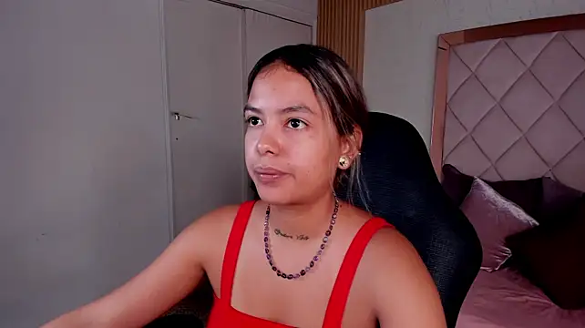 dulce_lyraa1 stripchat live cam model