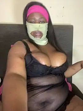 MaskedBootyLicious28 stripchat live cam model