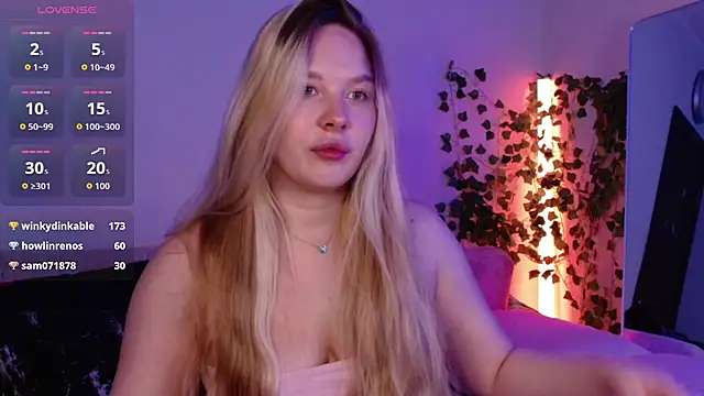 rubyeverly stripchat live cam model