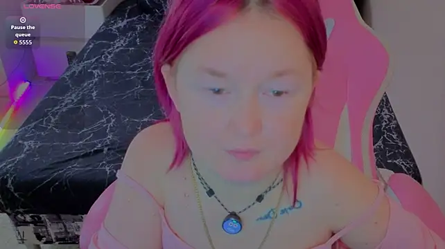 Mia_Moores stripchat live cam model