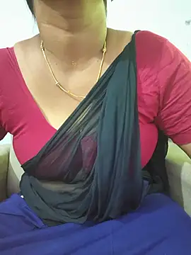 Tamilyazhini19 stripchat live cam model