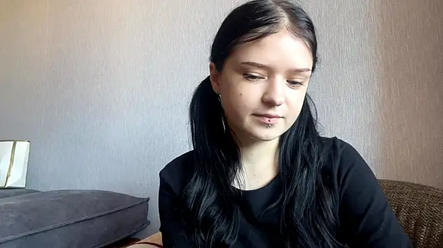 QueenGalasso stripchat live cam model