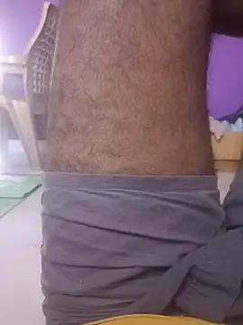 vjknnkum stripchat live cam model
