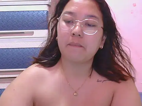 Boobsiemarie stripchat live cam model