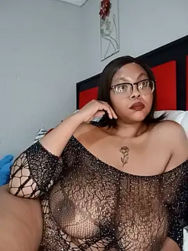 ShantelBootyBoobs stripchat live cam model