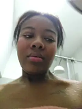 OriannaJames stripchat live cam model