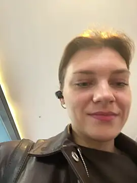 ValenciaShock stripchat live cam model