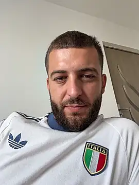 Pablo_Hornyguy95 stripchat live cam model