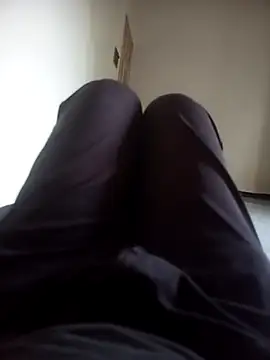 Hollywo stripchat live cam model