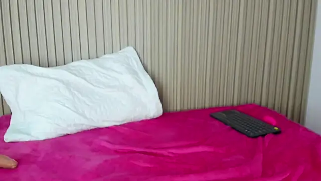 hot_love_story stripchat live cam model