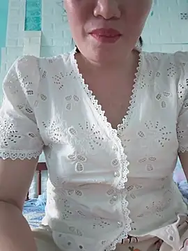 -Titin- stripchat live cam model