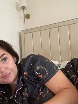 magical_mia stripchat live cam model