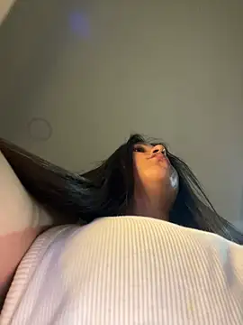Nhefertary stripchat live cam model