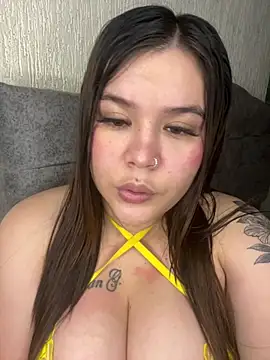 zoe_adhara stripchat live cam model