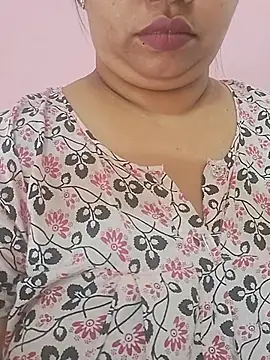 Ravina_patil1 stripchat live cam model