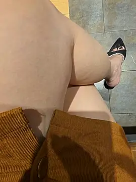 Mina-02 stripchat live cam model