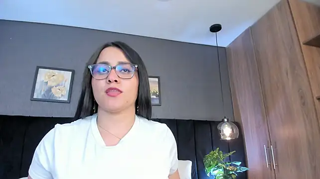 alejandra__garcia stripchat live cam model
