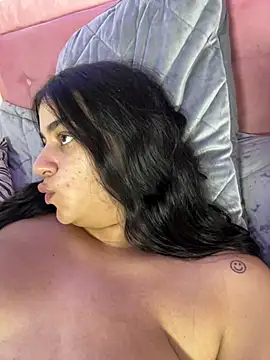 Andrea111_ stripchat live cam model
