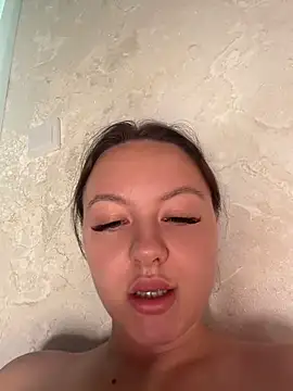 hellopussymeow stripchat live cam model