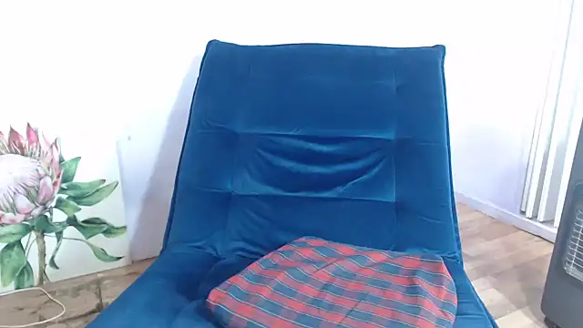 PrettySexy2 stripchat live cam model