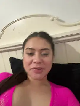 Yocelinbabyyy stripchat live cam model