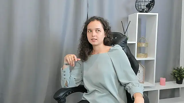EffieStaback stripchat live cam model