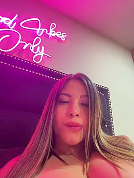 sexyyykloee stripchat live cam model
