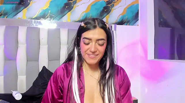 IsaDiiaz stripchat live cam model