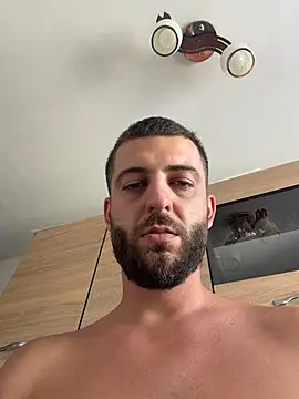 Pablo_Hornyguy95 stripchat live cam model