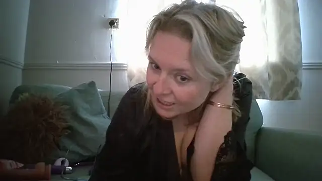 MrsMercedes26 stripchat live cam model