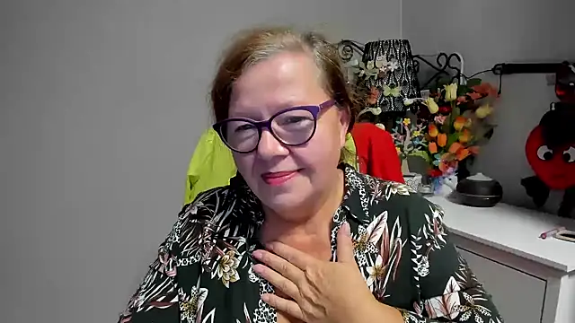 Adelewildx stripchat live cam model