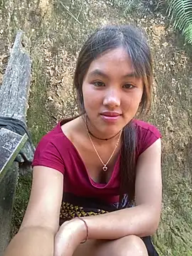 hoa_mai stripchat live cam model
