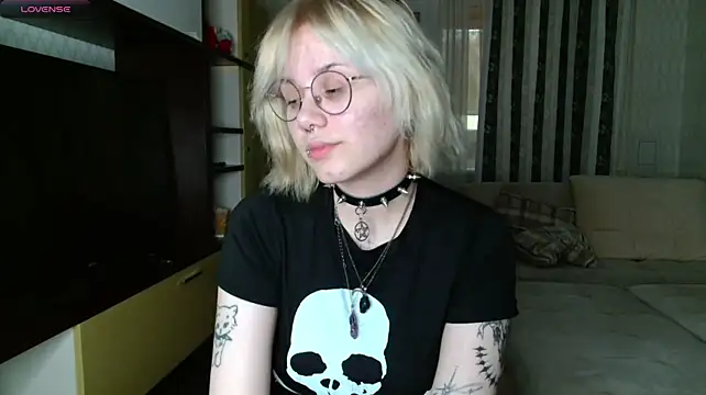 KellePourier stripchat live cam model